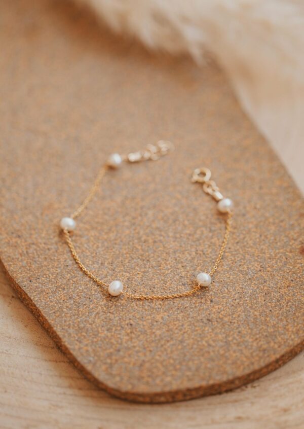 FAVES_PearlBracelet_01